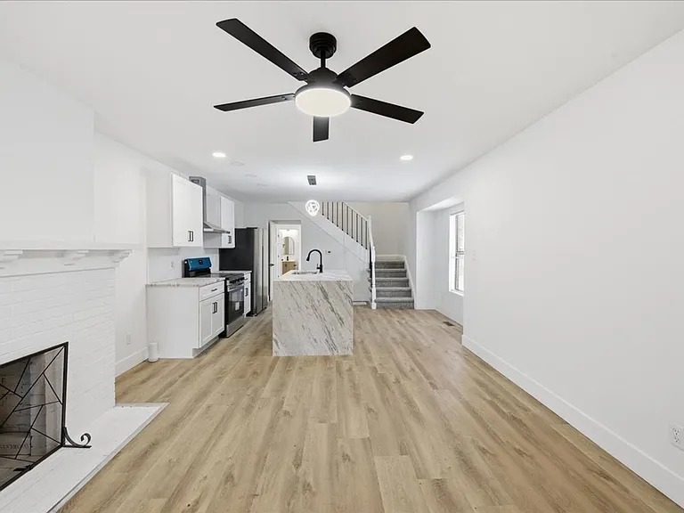 1038 N Parker Ave — Photo 4