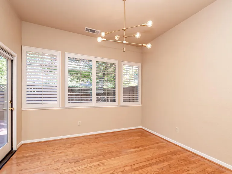 Informal kitchen eating area