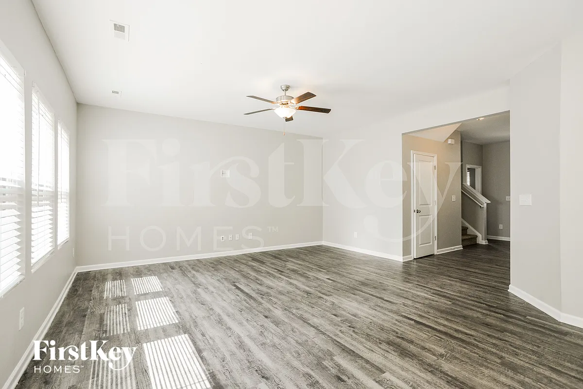 Building Photo - 9628 Hamel St