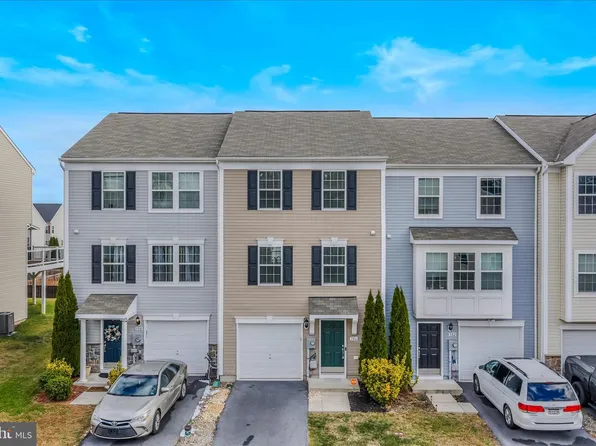 386 Rumbling Rock Rd, Hedgesville, WV 25427