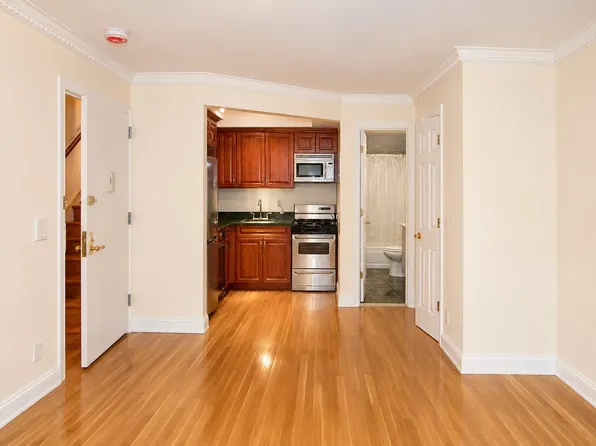 307 W 83rd St APT 1A, New York, NY 10024