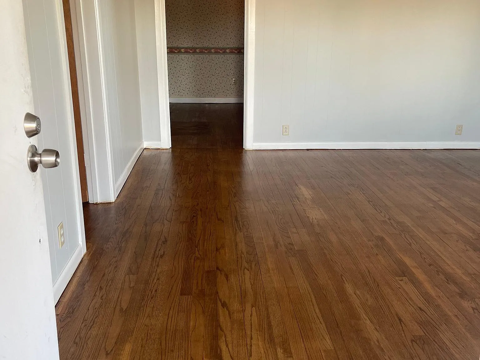 3 bed, 1489 sqft, $1,200 — Photo 2