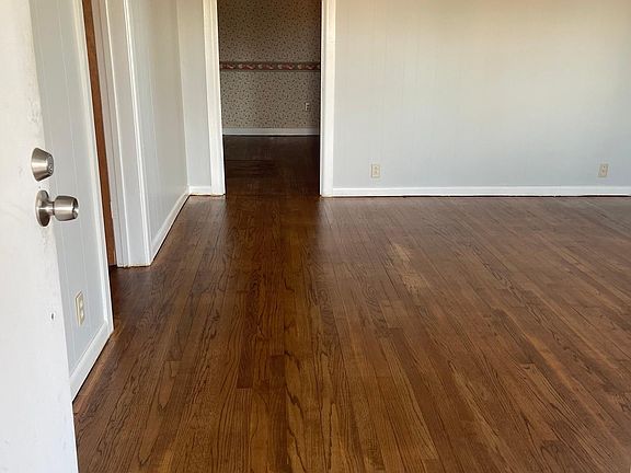 2nd image of 203 Artesian St