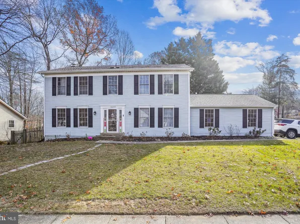 16099 Deer Park Dr, Dumfries, VA 22025