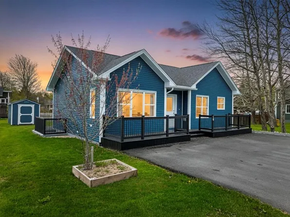 19 Grassey Lane, Carbonear, NL A1Y1A7