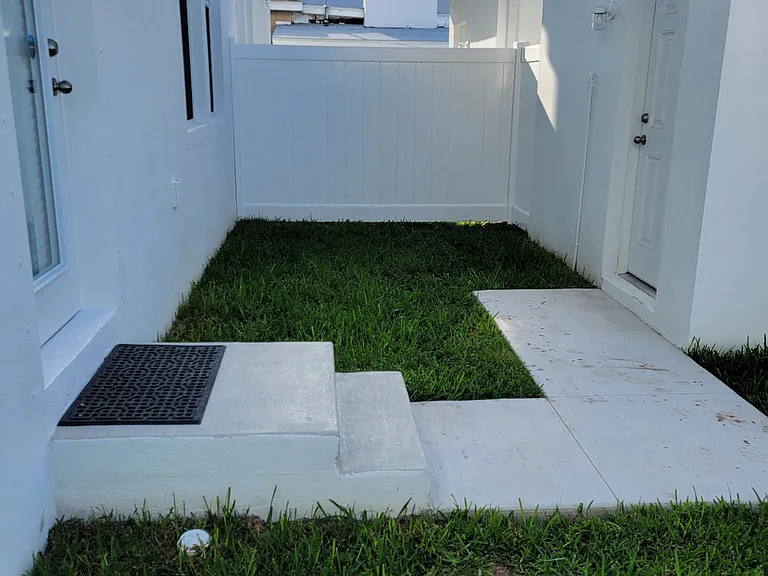 2703 W Fig St #1 — Photo 40