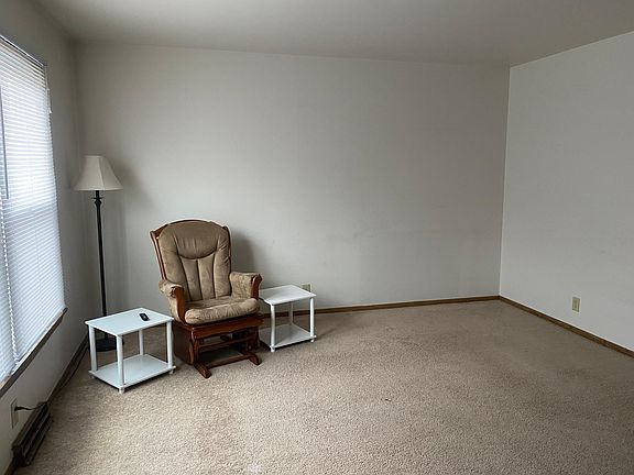 5th image of 16 S Pontiac Dr APT 7