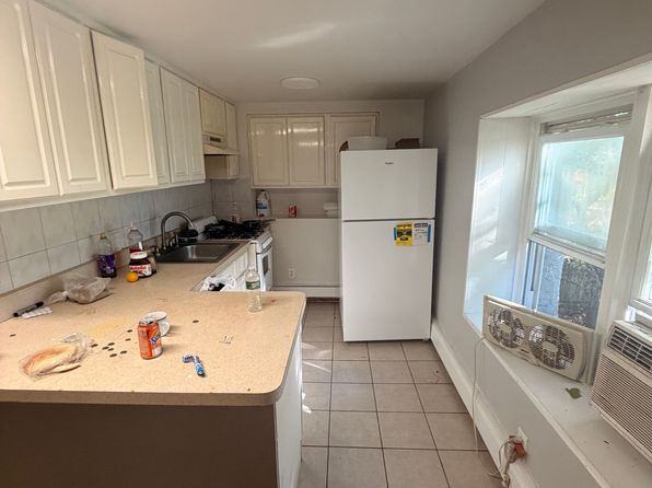 60 Vernon Ave APT 1