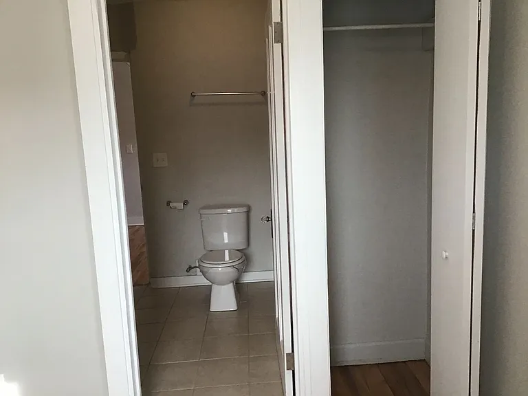14704 Delaware Ave — Photo 2