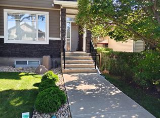 9527 75th Ave NW, Edmonton, AB T6E 1H5