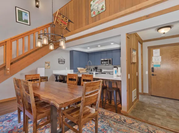 435 Lakeview Blvd #65, Mammoth Lakes, CA 93546