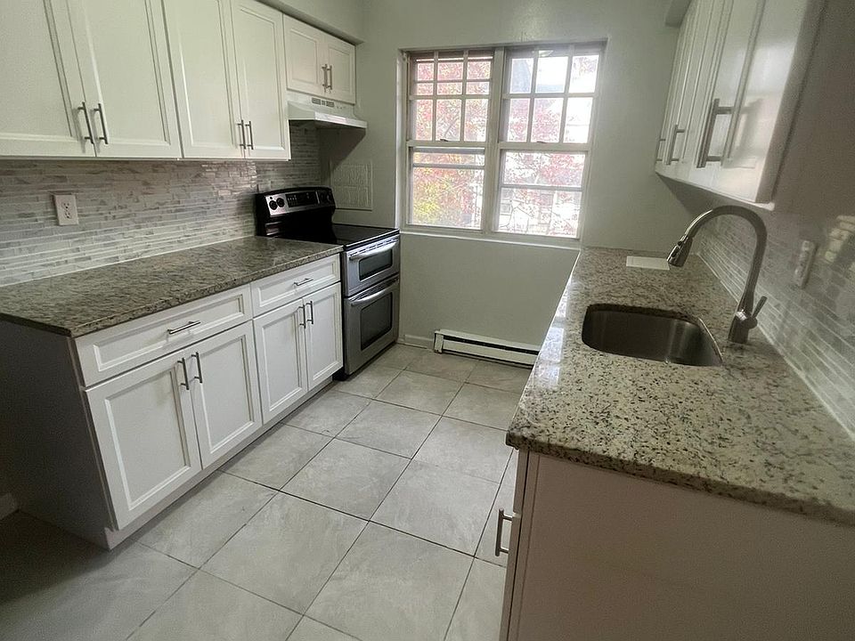 1st image of 130 N Walnut St APT 17