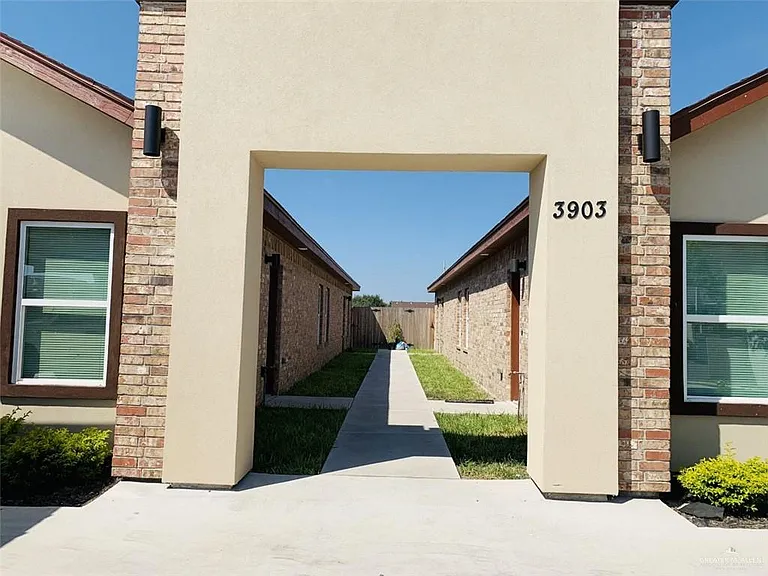 3903 Valeria St #3 — Photo 2