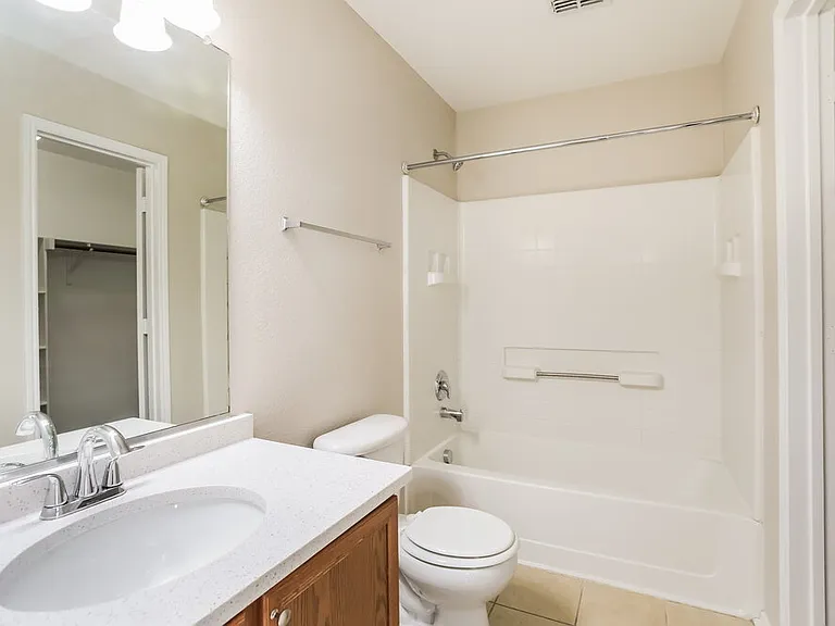 1428 Waterford Dr — Photo 10
