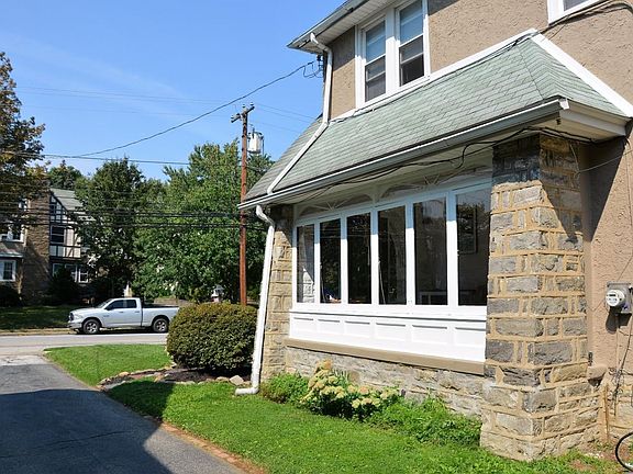 2nd image of 4616 Woodland Ave