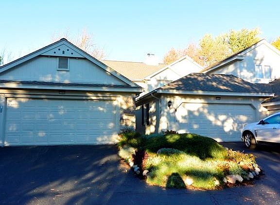 2nd image of 7558 Danbury Cir #1