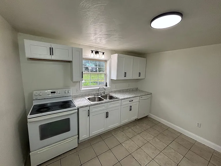 2832 Idlewild Blvd NE #2832 — Photo 7