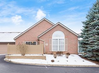 1964 Farmbrook Cir N, Grove City, OH 43123