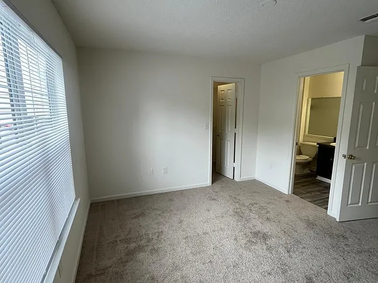 Wesley St. Claire Apartments at Lawrenceville — Photo 251
