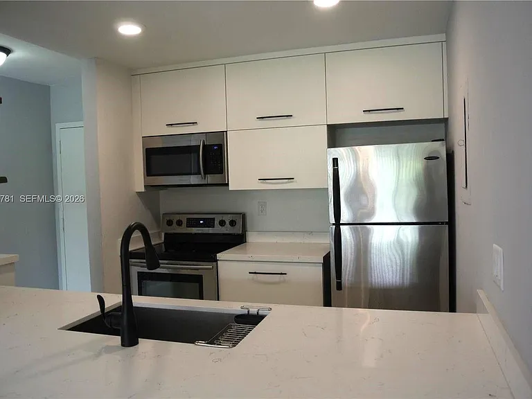 2160 SW 16th Ave #417 — Photo 9