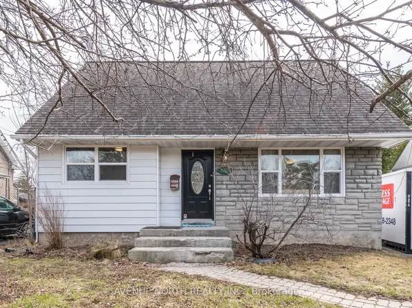 658 Coronation Ave, Ottawa, ON K1G 0M5