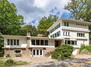 1030 River St, Iowa City, IA 52246
