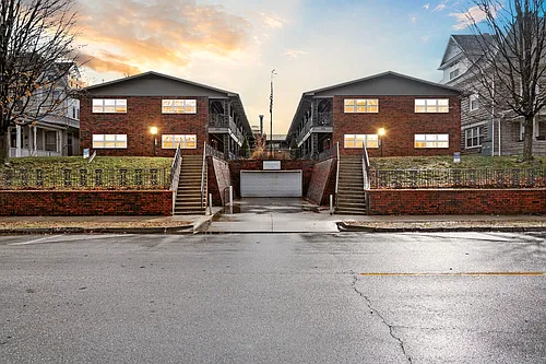 Floor plan Courtyard on Walnut - 936-8