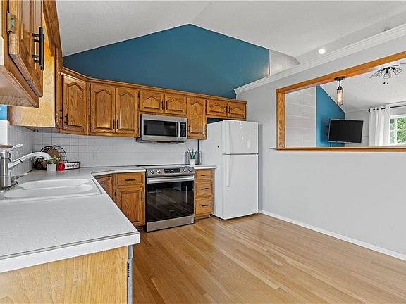 5th image of 1142 Meadow Lark Ln