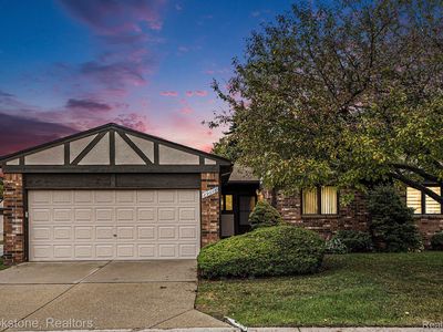 29616 S White Oak Dr, Warren, MI, 48092