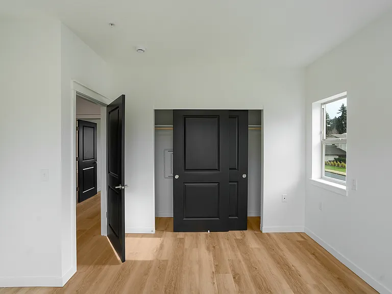 Riddell Rd Apartments — Photo 40