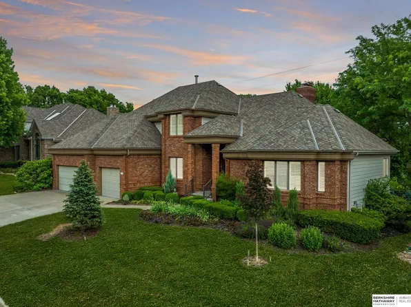 117 S 127th Plz, Omaha, NE 68154