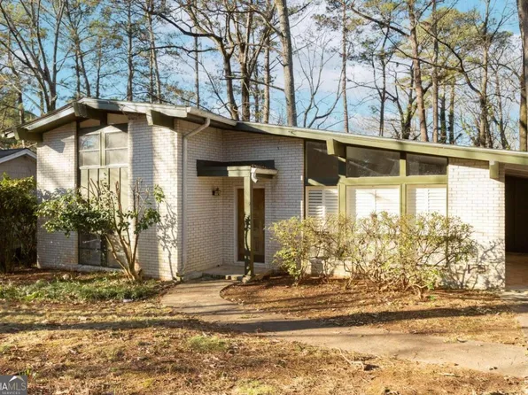4330 Hickory Wood Ln, Doraville, GA 30360