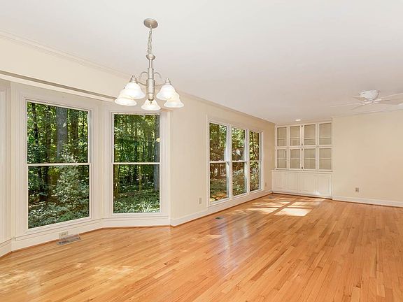 4th image of 104 Juniper Pl