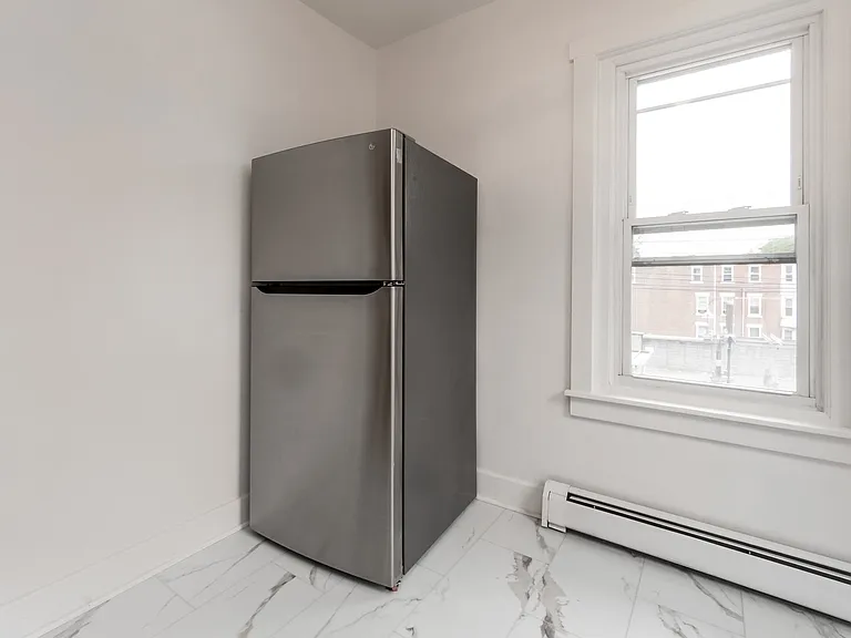 46 S 10th St #4 — Photo 7