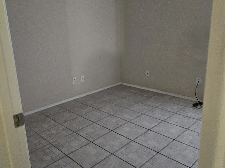 1162 W Cindy St — Photo 11