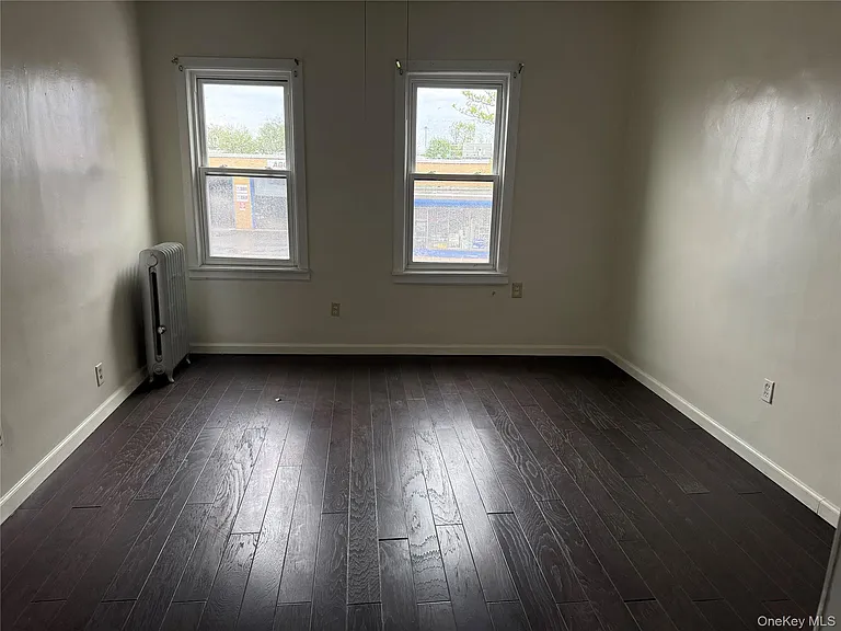 18605 Jamaica Ave — Photo 4