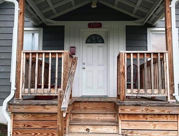 4th image of 1311 Millard E
