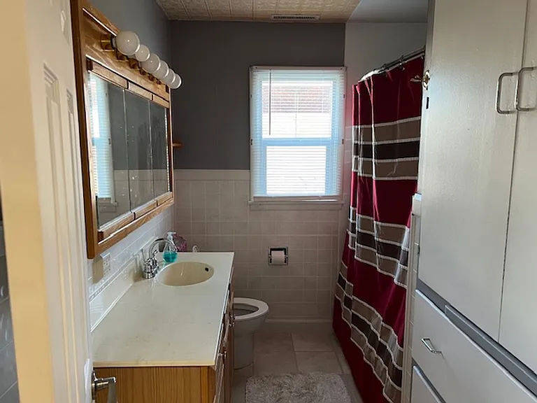 2316 E Broadway Ave — Photo 5