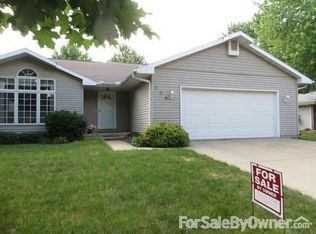 803 N Seminole Dr, Pontiac, IL 61764