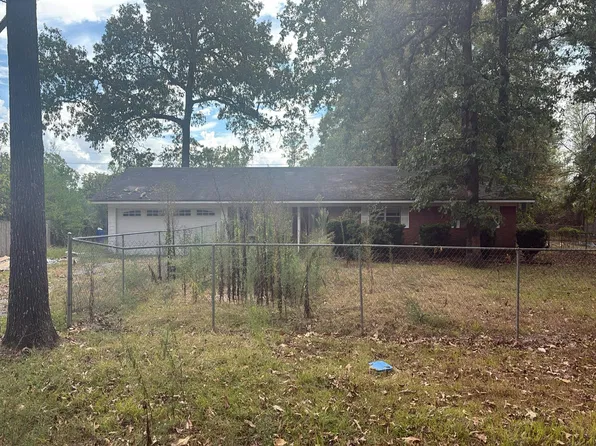 241 Etheridge Dr, Crossett, AR 71635