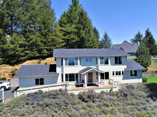 275 Marine Dr, Brookings, OR 97415