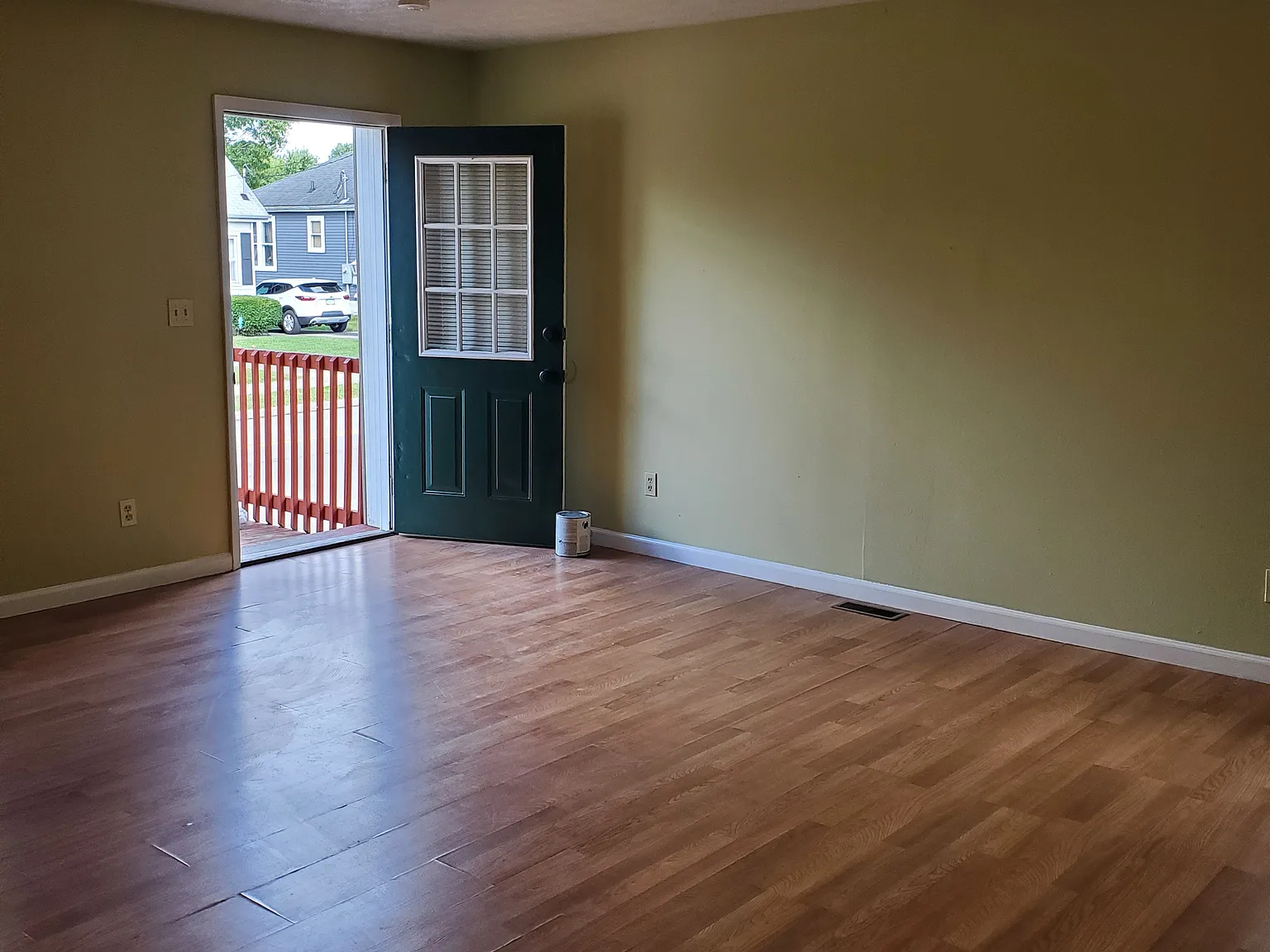 2 bed, $1,100 — Photo 2