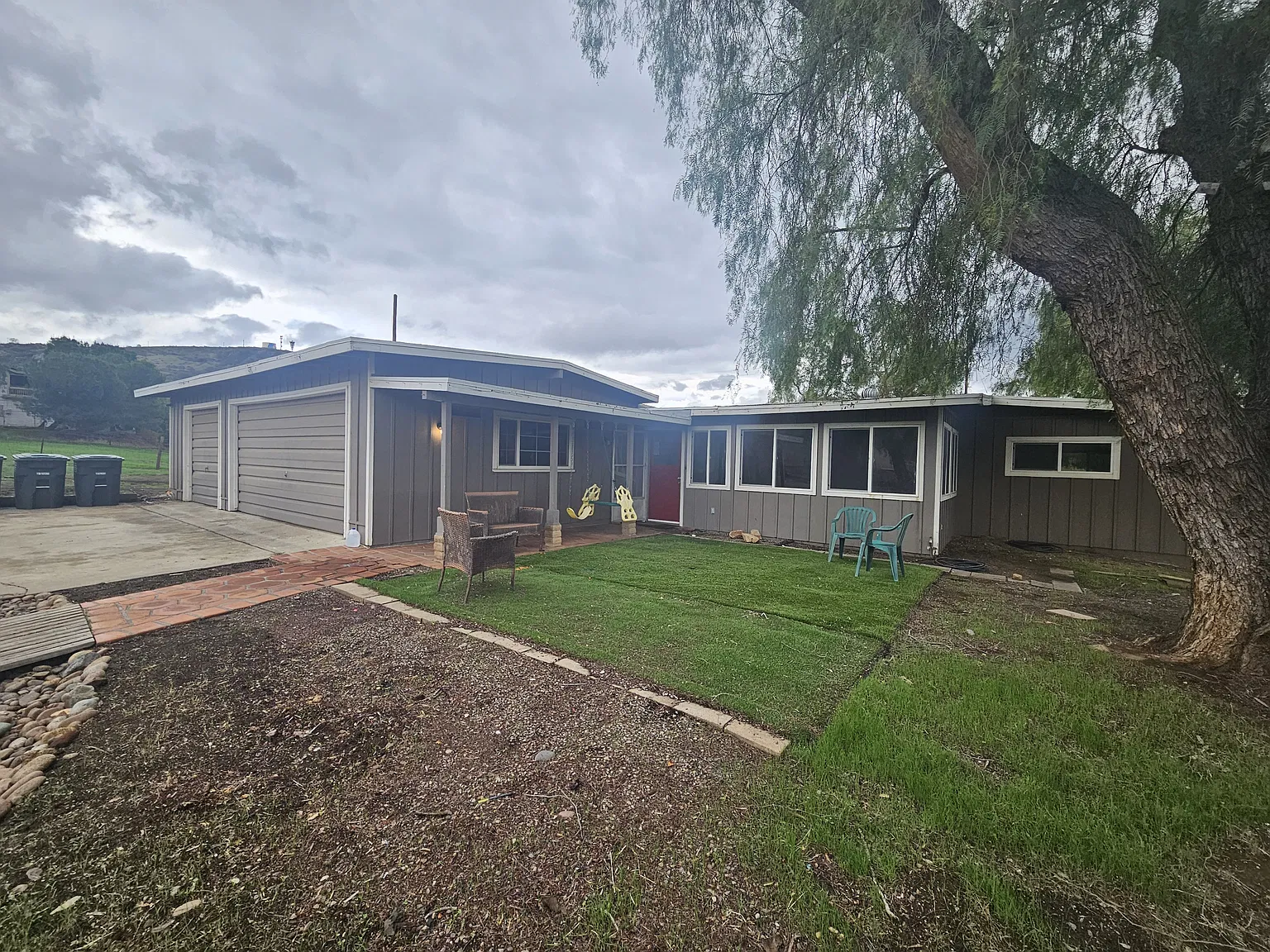 3 bed, 2051 sqft, $3,900 — Photo 2