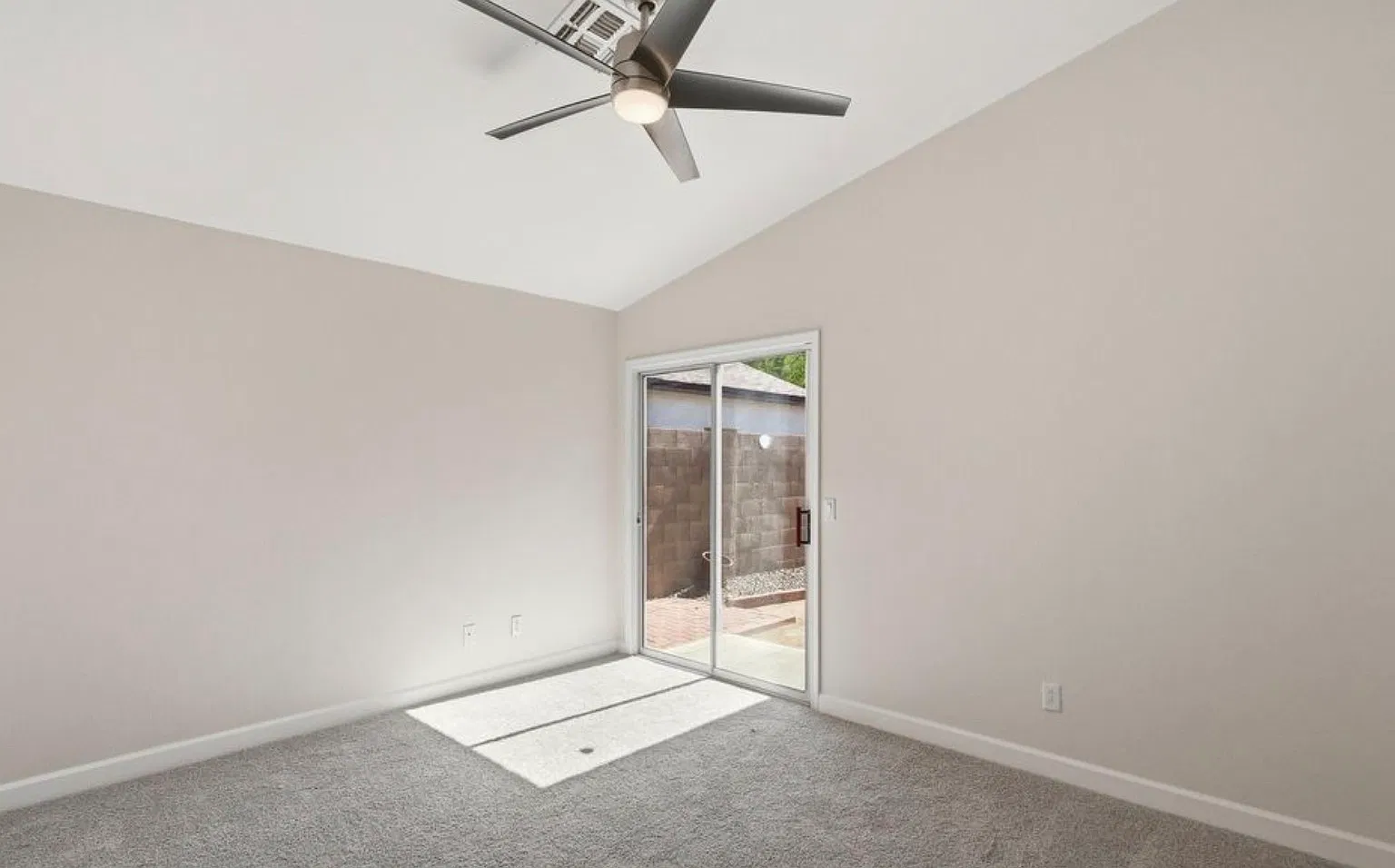 3 bed, 1384 sqft, $2,800 — Photo 3
