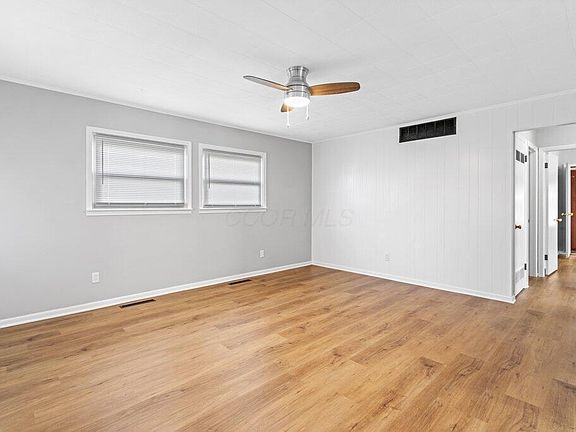 4th image of 2310 Brentnell Ave