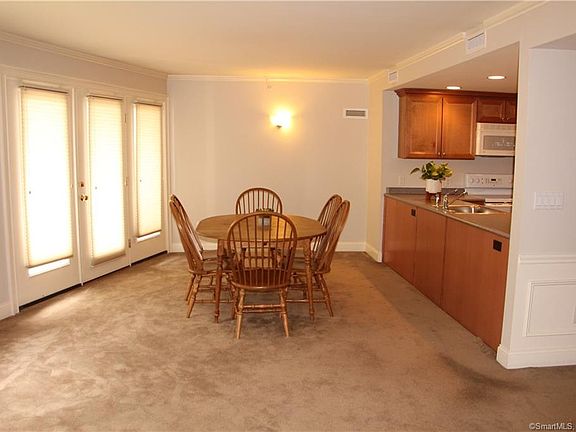 2nd image of 3250 Fairfield Ave APT 122