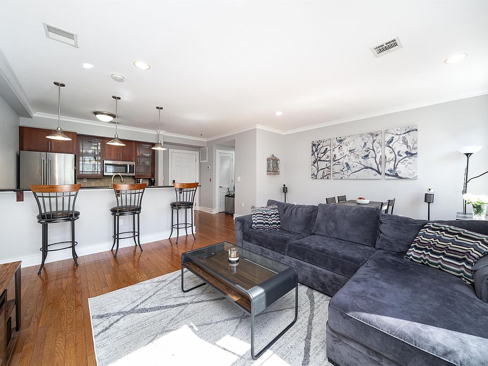 1st image of 264 5th St APT 3D