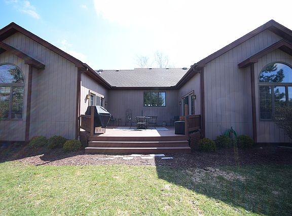 2nd image of 750 Braintree Ln