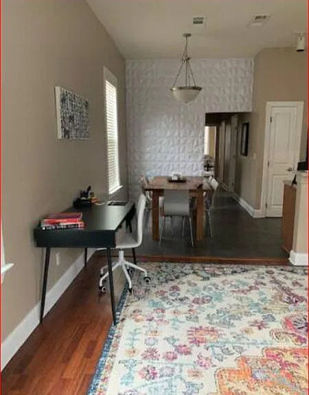 318 N Lopez St — Photo 12