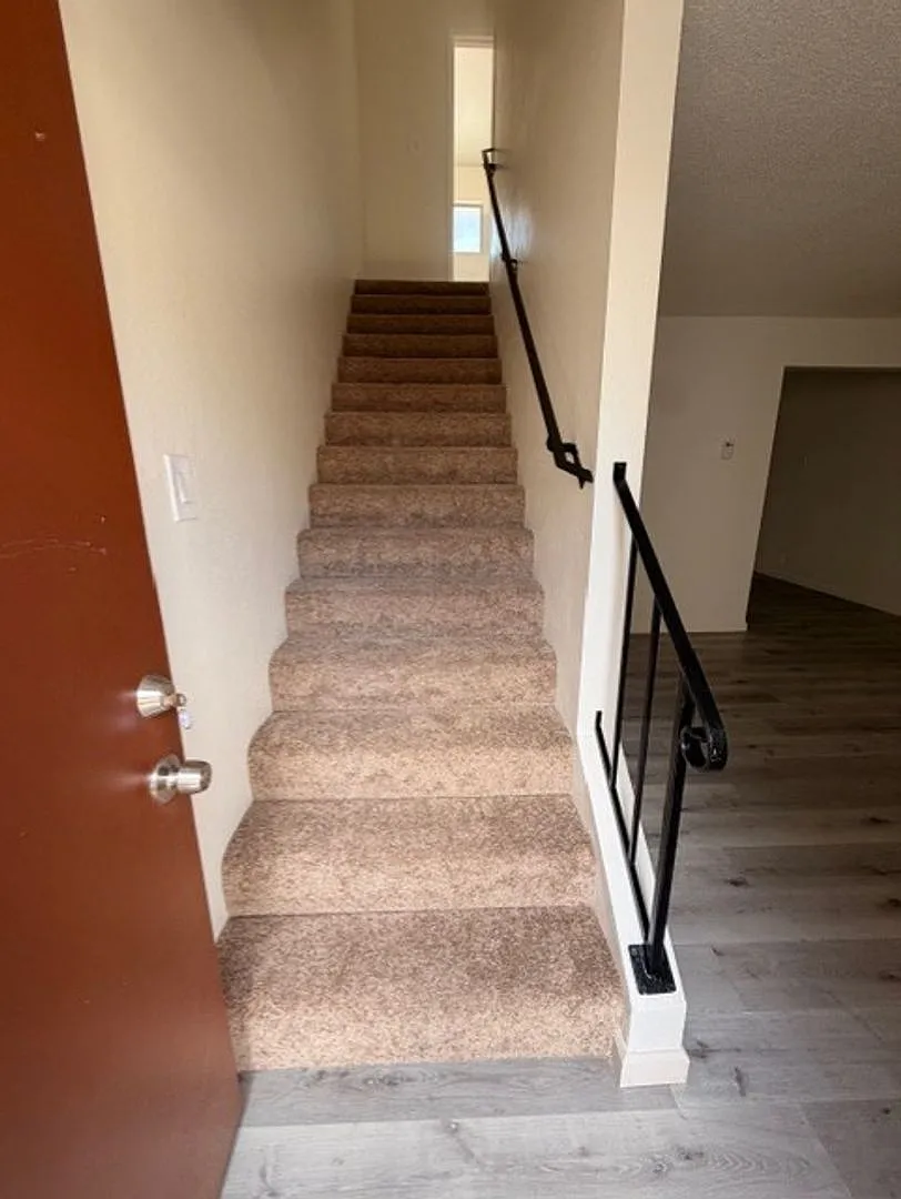 Dixon Townhouse — Photo 2